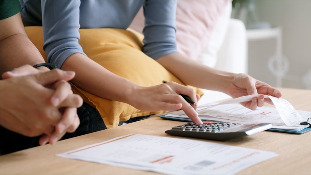 Couple With 3 Kids Taking Home K A Month Say They’re Too ‘Rich’ For Help But Too Poor To Live — ‘So Sick Of Working Just To Drown’ Couple With 3 Kids Taking Home K A Month Say They’re Too ‘Rich’ For Help But Too Poor To Live — ‘So Sick Of Working Just To Drown’