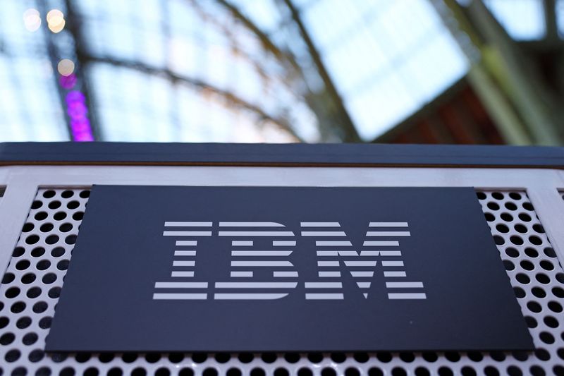 IBM’s slower revenue growth fans AI worries, shares fall IBM’s slower revenue growth fans AI worries, shares fall