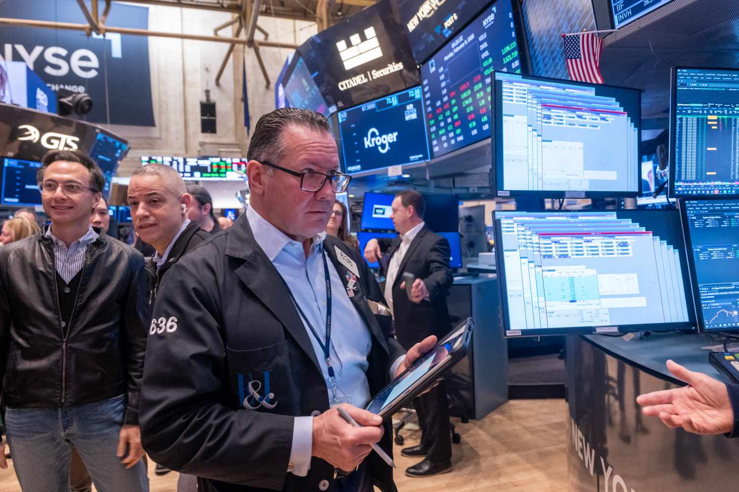 Tech Stocks Power Nasdaq, S&P 500 Gains; Dow Hits New All-Time High Tech Stocks Power Nasdaq, S&P 500 Gains; Dow Hits New All-Time High