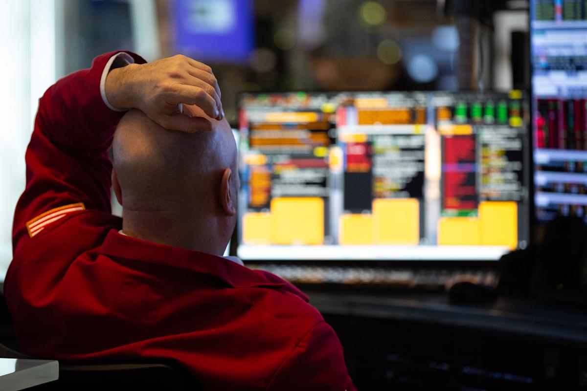 Dow, S&P 500, Nasdaq slide to cap 3rd week of losses as 0 oil sparks inflation fears Dow, S&P 500, Nasdaq slide to cap 3rd week of losses as 0 oil sparks inflation fears