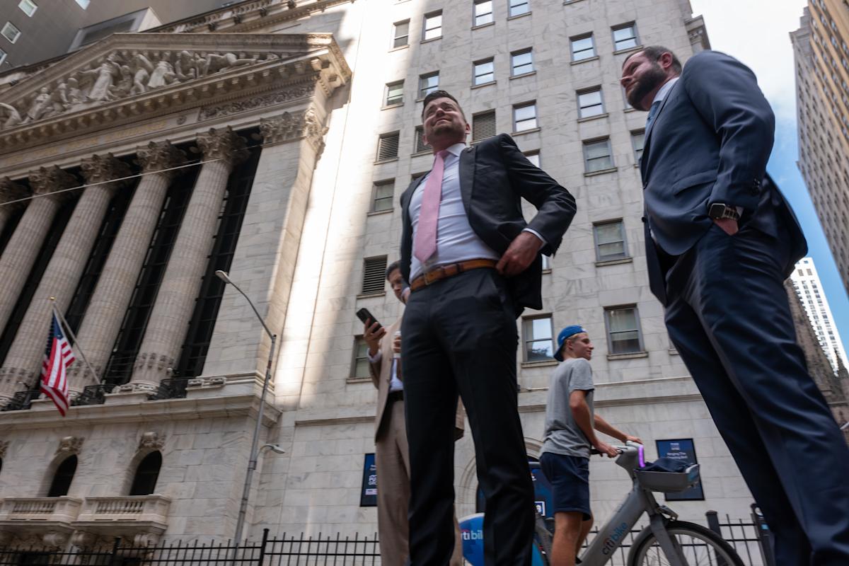 S&P 500, Nasdaq trade near records as retail sales show US consumer resilience S&P 500, Nasdaq trade near records as retail sales show US consumer resilience