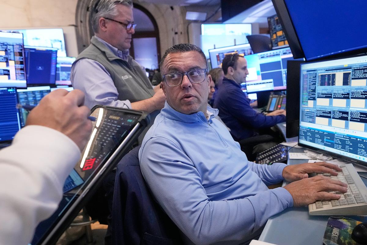 Dow leads S&P 500, Nasdaq higher as earnings roll in, Wall Street braces for data deluge Dow leads S&P 500, Nasdaq higher as earnings roll in, Wall Street braces for data deluge