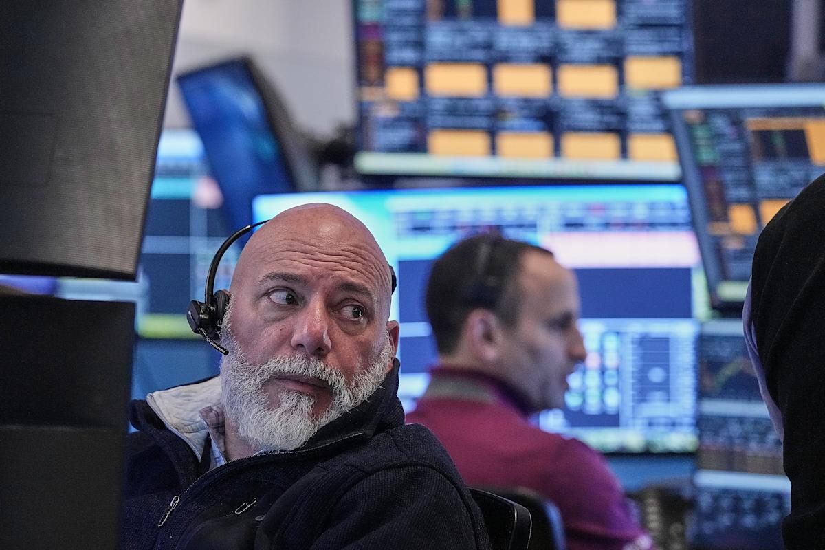 Stock market today: Dow, S&P 500 cap volatile week with back-to-back weekly losses Stock market today: Dow, S&P 500 cap volatile week with back-to-back weekly losses