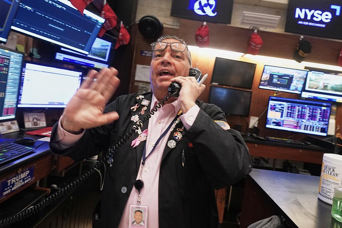 Dow, S&P 500, Nasdaq futures sink as Trump tariff threats and bond sell-off rattle nerves Dow, S&P 500, Nasdaq futures sink as Trump tariff threats and bond sell-off rattle nerves