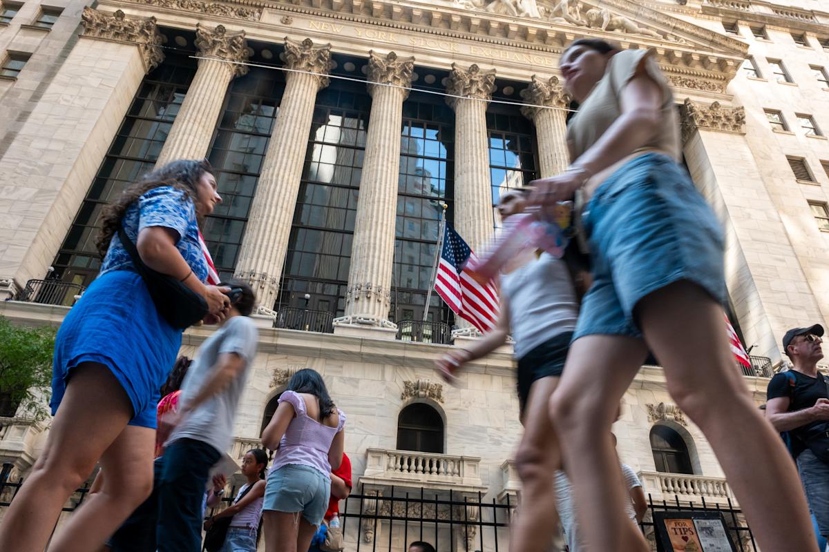 Stock market today: S&P 500 clears 5th-straight record, Nasdaq hits fresh high as earnings, trade hopes bolster stocks Stock market today: S&P 500 clears 5th-straight record, Nasdaq hits fresh high as earnings, trade hopes bolster stocks