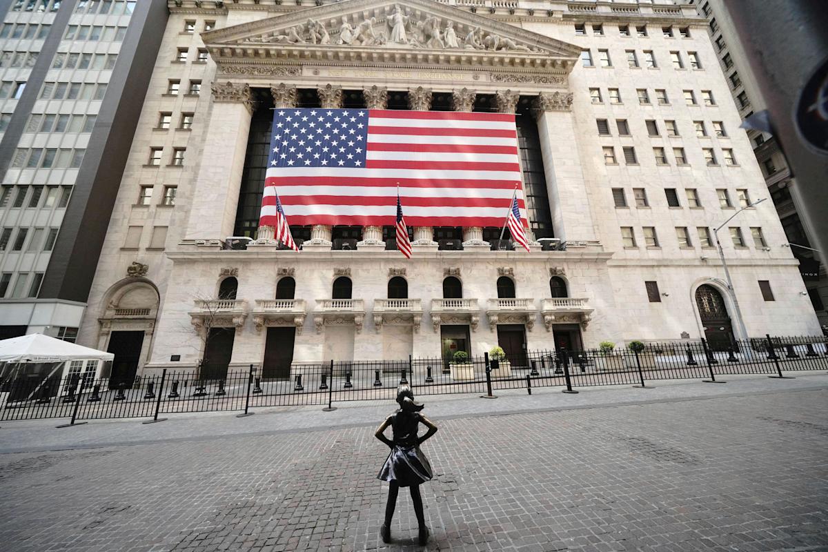 S&P 500, Nasdaq eke out records as markets kick off huge week for US economy S&P 500, Nasdaq eke out records as markets kick off huge week for US economy