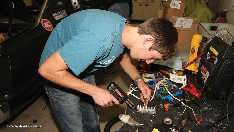 Why are electric car repairs so expensive? Why are electric car repairs so expensive?
