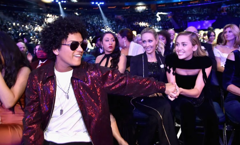Miley Cyrus’ demand for copyright lawsuit against her to be dismissed denied by judge Miley Cyrus’ demand for copyright lawsuit against her to be dismissed denied by judge