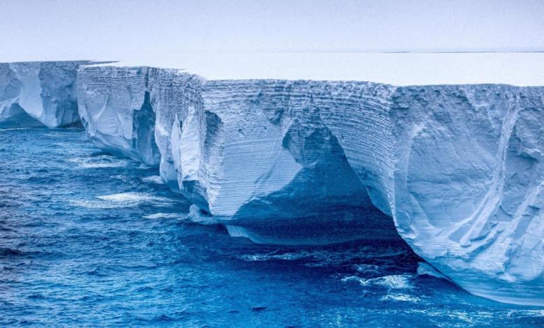 The world’s largest iceberg is heading north after escaping a vortex The world’s largest iceberg is heading north after escaping a vortex