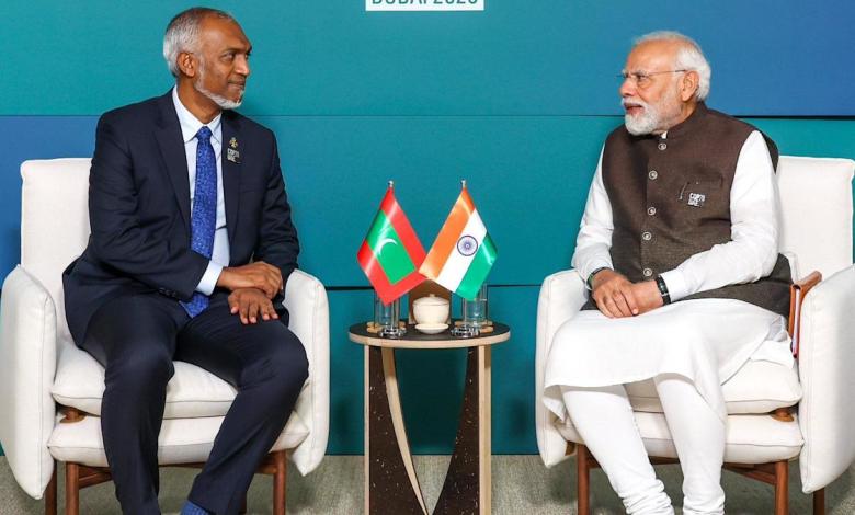 Maldives president visits India amid crisis in tourist paradise Maldives president visits India amid crisis in tourist paradise