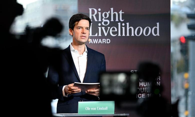 Palestinian, Filipino and Mozambican activists and a London think tank have been given a human rights award Palestinian, Filipino and Mozambican activists and a London think tank have been given a human rights award