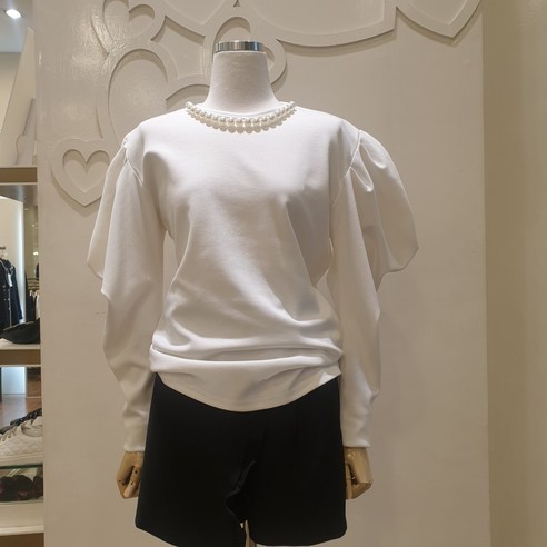 샤틴 진주 라운드 퍼프 소매 티셔츠