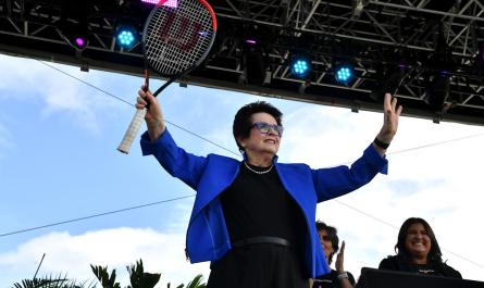 Billie Jean King becomes first solo female athlete to win Congressional Gold Medal Billie Jean King becomes first solo female athlete to win Congressional Gold Medal