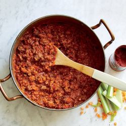Resep Saus Bolognese Homemade: Rahasia Kelezatan Italia di Dapur Anda Resep Saus Bolognese Homemade: Rahasia Kelezatan Italia di Dapur Anda