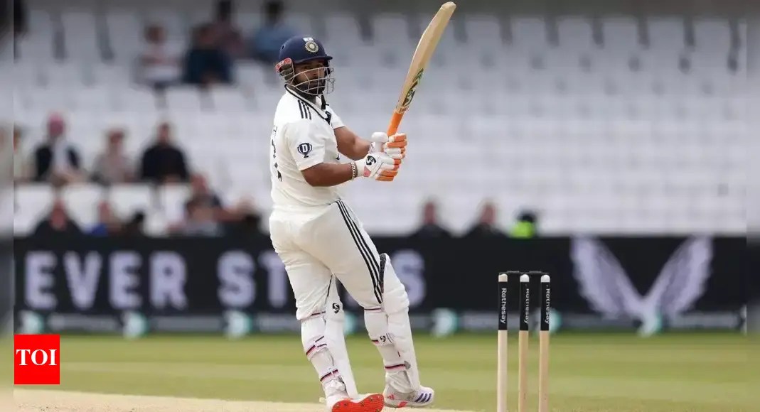 ‘Zabardasti try kar raha’: Rishabh Pant’s self-talk on stump mic is pure gold – WATCH | Cricket News ‘Zabardasti try kar raha’: Rishabh Pant’s self-talk on stump mic is pure gold – WATCH | Cricket News