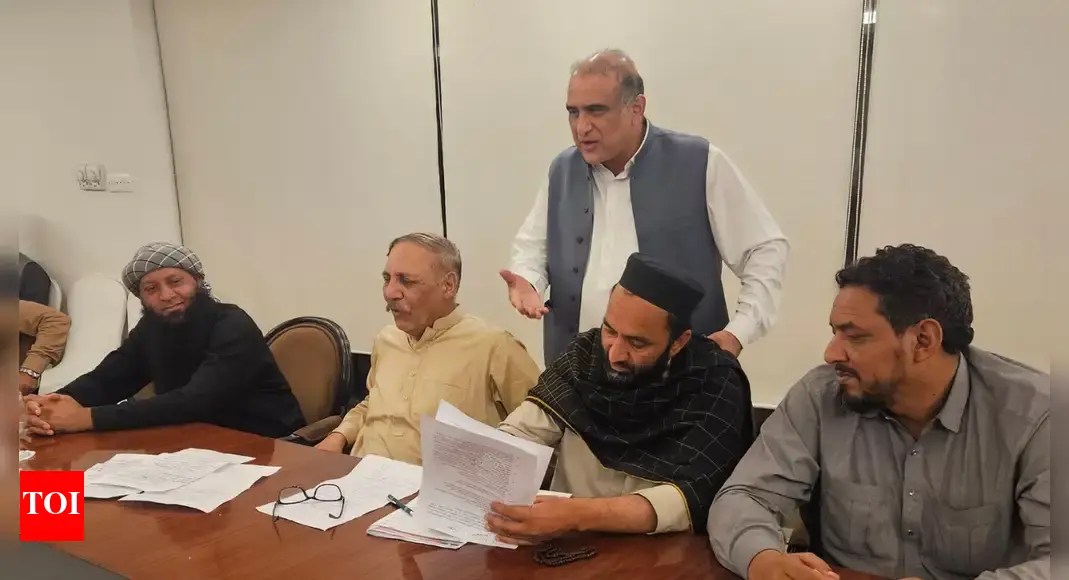 ’38-point charter’: Pakistan government reaches agreement with protestors on 25 points; negotiations include infra, trade reforms ’38-point charter’: Pakistan government reaches agreement with protestors on 25 points; negotiations include infra, trade reforms