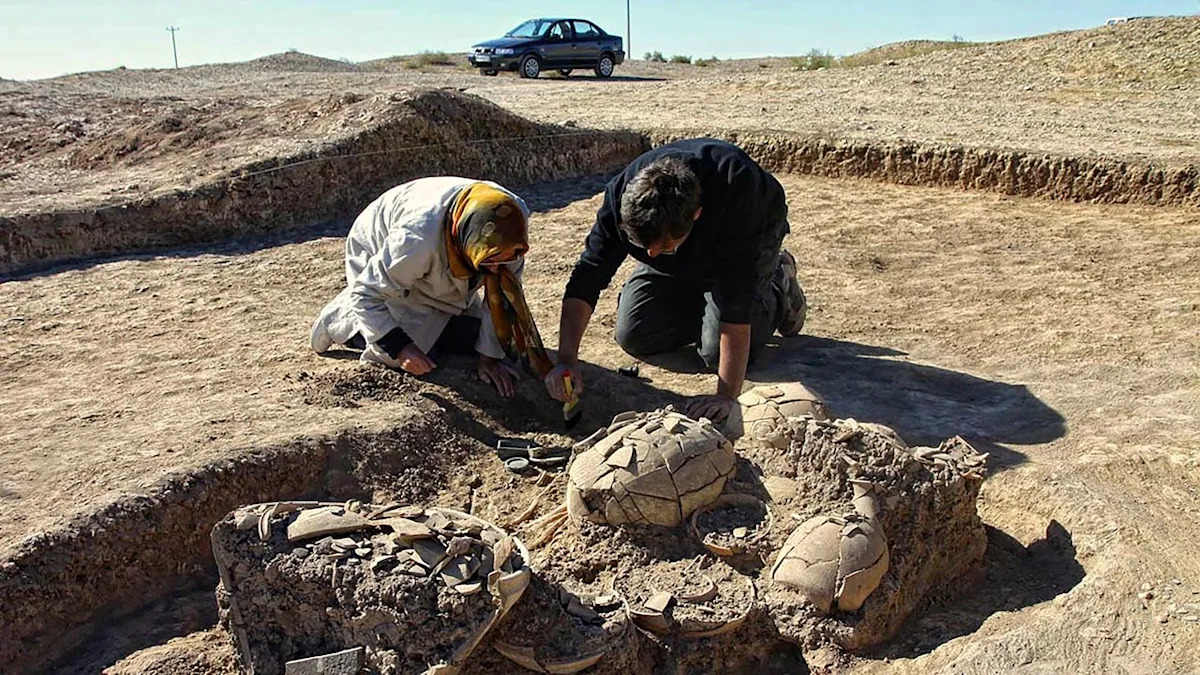 A 3,000-year funeral of an elite teenager discovered in Iran with gold jewelry and an amazing cosmetics box “Scorpio” A 3,000-year funeral of an elite teenager discovered in Iran with gold jewelry and an amazing cosmetics box “Scorpio”