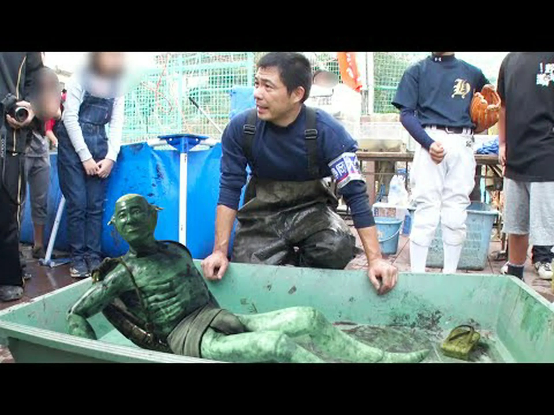 目の前に広がる未知の生物の世界 目の前に広がる未知の生物の世界