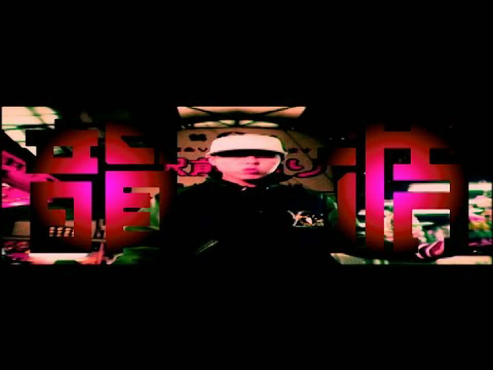 今週のビデオ: 木に稲妻が落ちる 今週のビデオ: 木に稲妻が落ちる