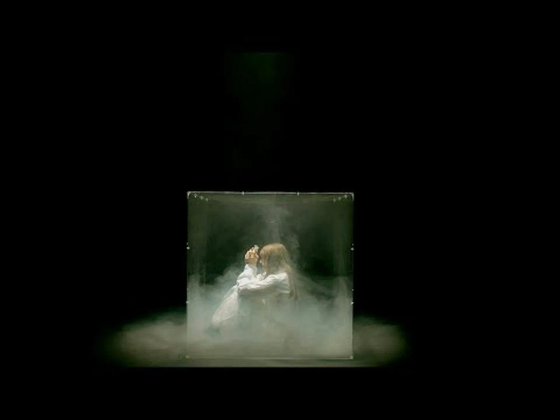 岐路に立つフレグランス 岐路に立つフレグランス