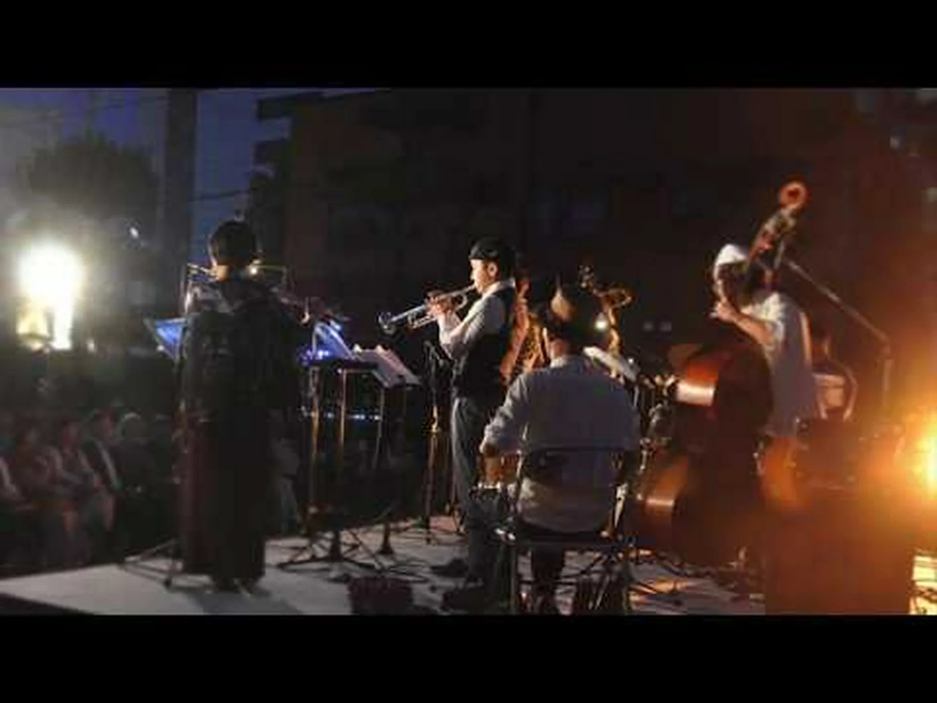 キャンドルライトとジャズのハンバーガー キャンドルライトとジャズのハンバーガー