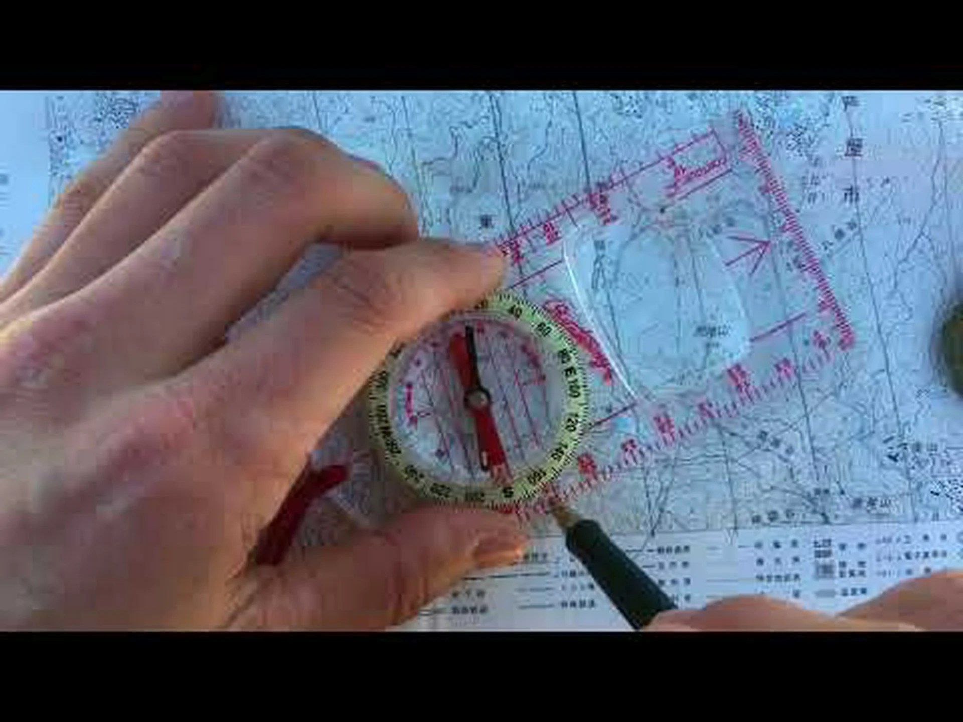 小さな子供のためのコンパス、大人のための地図 小さな子供のためのコンパス、大人のための地図