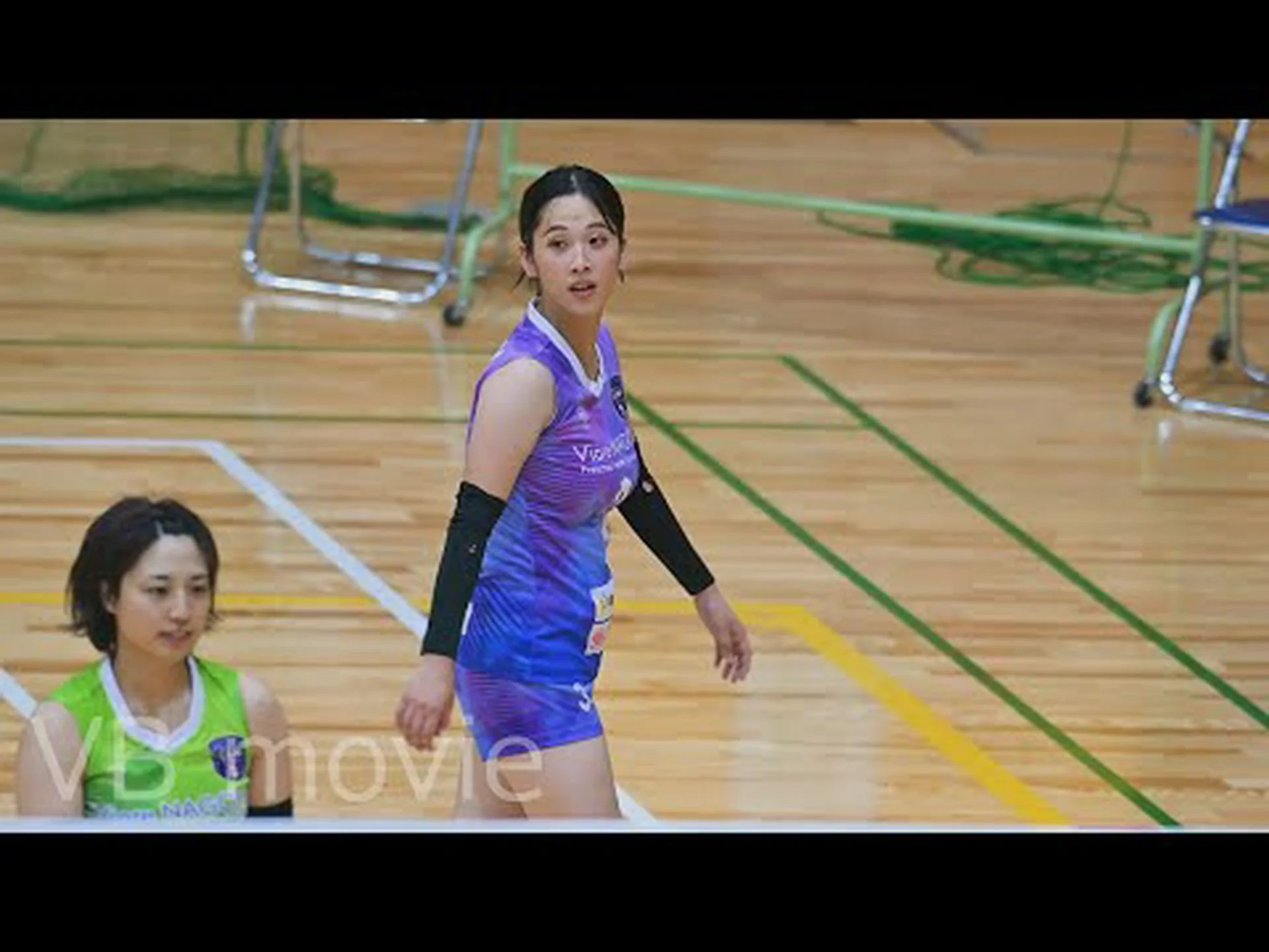 バンブルビーがボールテクニックを学ぶ バンブルビーがボールテクニックを学ぶ