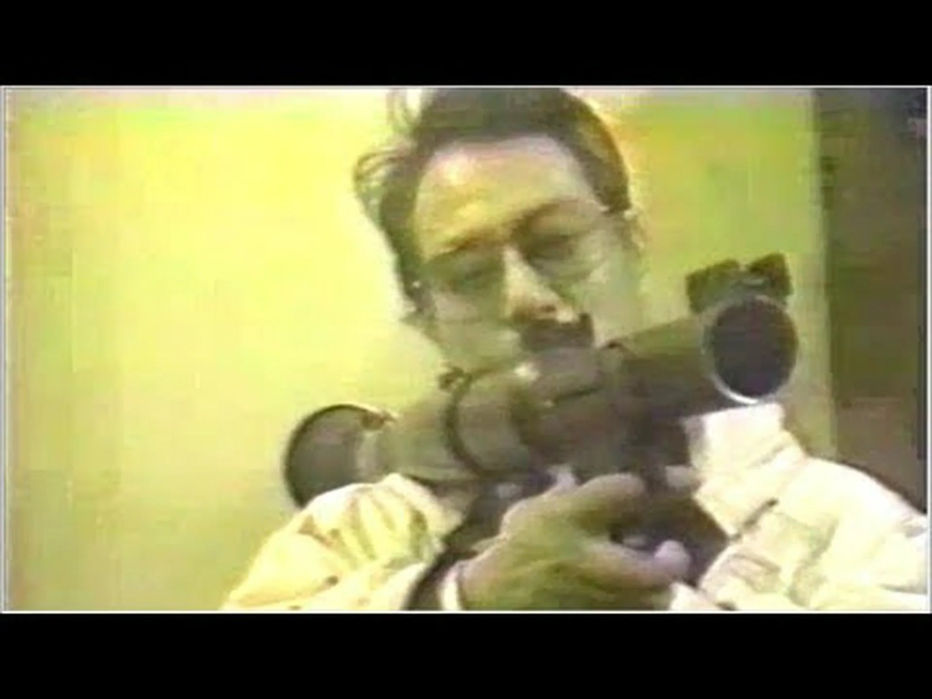 今週のビデオ: 安全なクラッカーとしてのオウム 今週のビデオ: 安全なクラッカーとしてのオウム