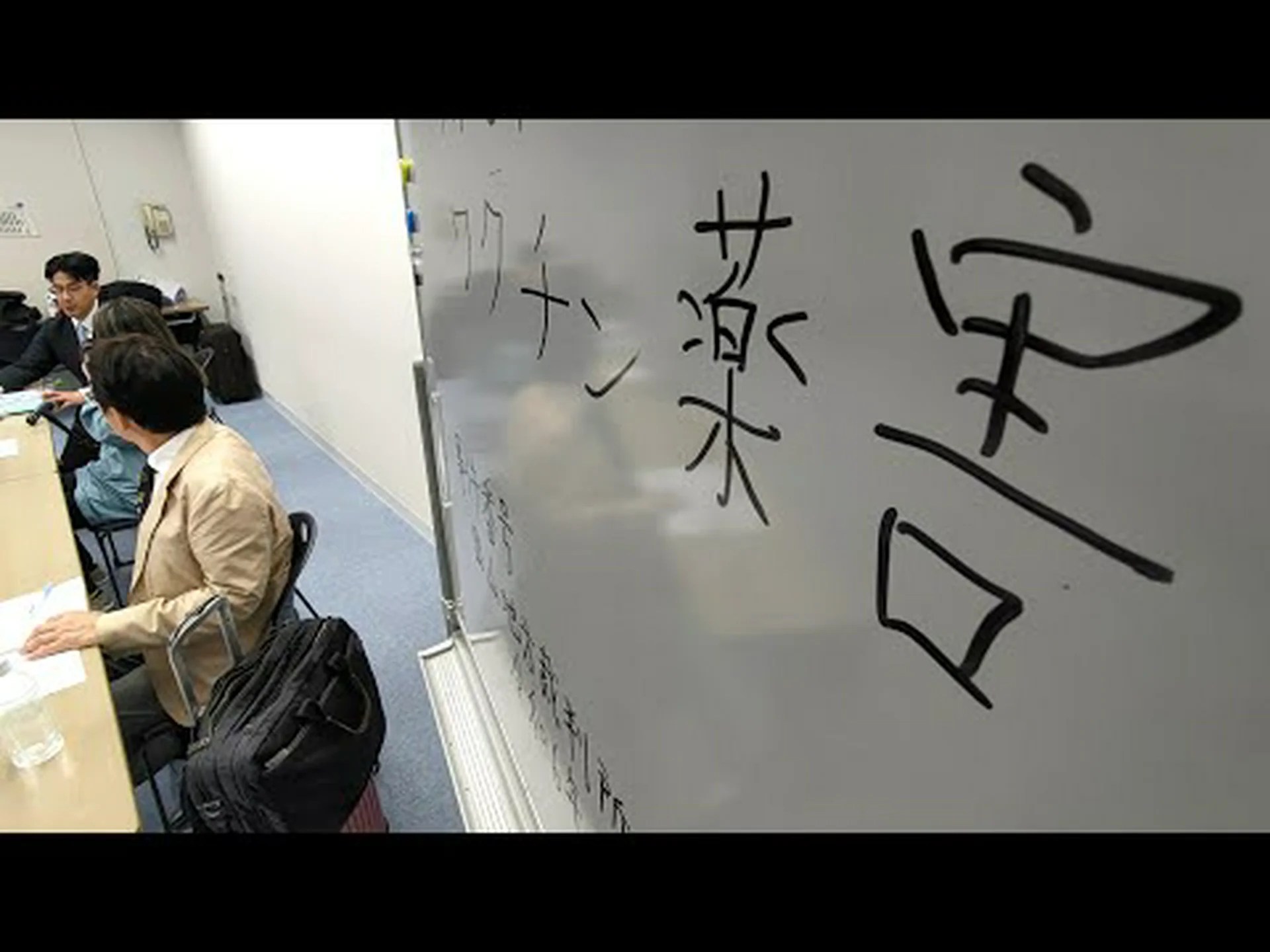 ワクチン接種後の生活: 何が変わり、何が残るのか ワクチン接種後の生活: 何が変わり、何が残るのか