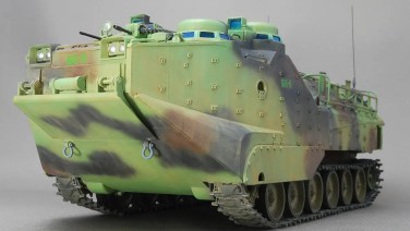 AAVP-7A1 USMC Assault Amphibious Vehicle Hobby Boss 1/35 AAVP-7A1 USMC Assault Amphibious Vehicle Hobby Boss 1/35