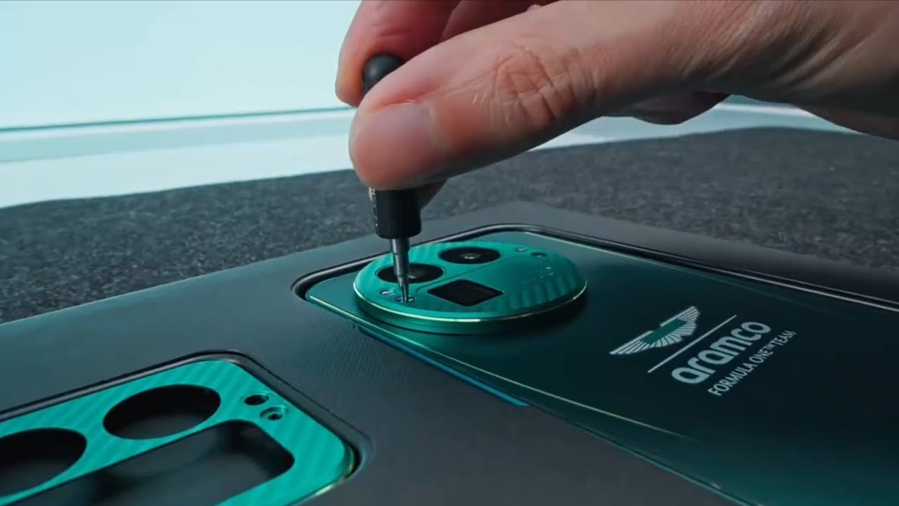 Unboxing Lengkap Realme GT 8 Pro Aston Martin F1 2025