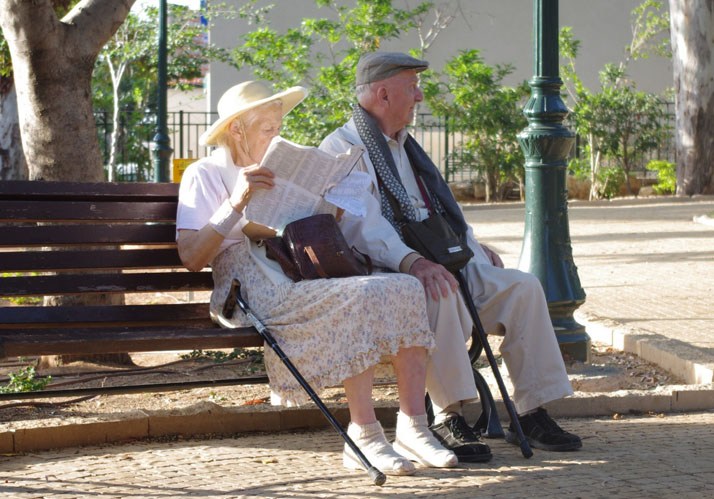 Altern ist (auch) Ansichtssache – Wie Vorstellungen vom Alter unsere Entwicklung beeinflussen Altern ist (auch) Ansichtssache – Wie Vorstellungen vom Alter unsere Entwicklung beeinflussen