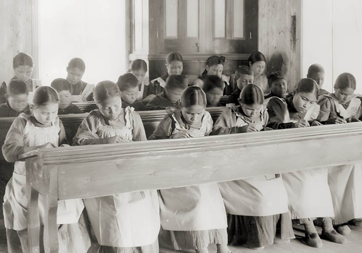 »Kill the Indian in the Child« – Das koloniale Erbe der Residential Schools in Kanada »Kill the Indian in the Child« – Das koloniale Erbe der Residential Schools in Kanada