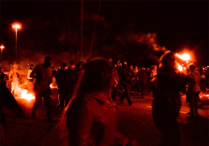 Gemeinsam gegen die moderne Welt? Wie religiöser Fundamentalismus und Rechtsextremismus die offene Gesellschaft bedrohen Gemeinsam gegen die moderne Welt? Wie religiöser Fundamentalismus und Rechtsextremismus die offene Gesellschaft bedrohen