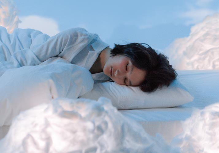 Regie im eigenen Traum? Klarträume, ein Bewusstseinszustand zwischen Schlafen und Wachen Regie im eigenen Traum? Klarträume, ein Bewusstseinszustand zwischen Schlafen und Wachen