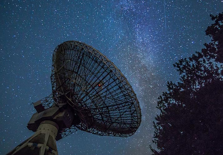Der intelligente Kosmos – Warum wir von außerirdischen Zivilisationen noch nichts wissen – oder doch? Der intelligente Kosmos – Warum wir von außerirdischen Zivilisationen noch nichts wissen – oder doch?