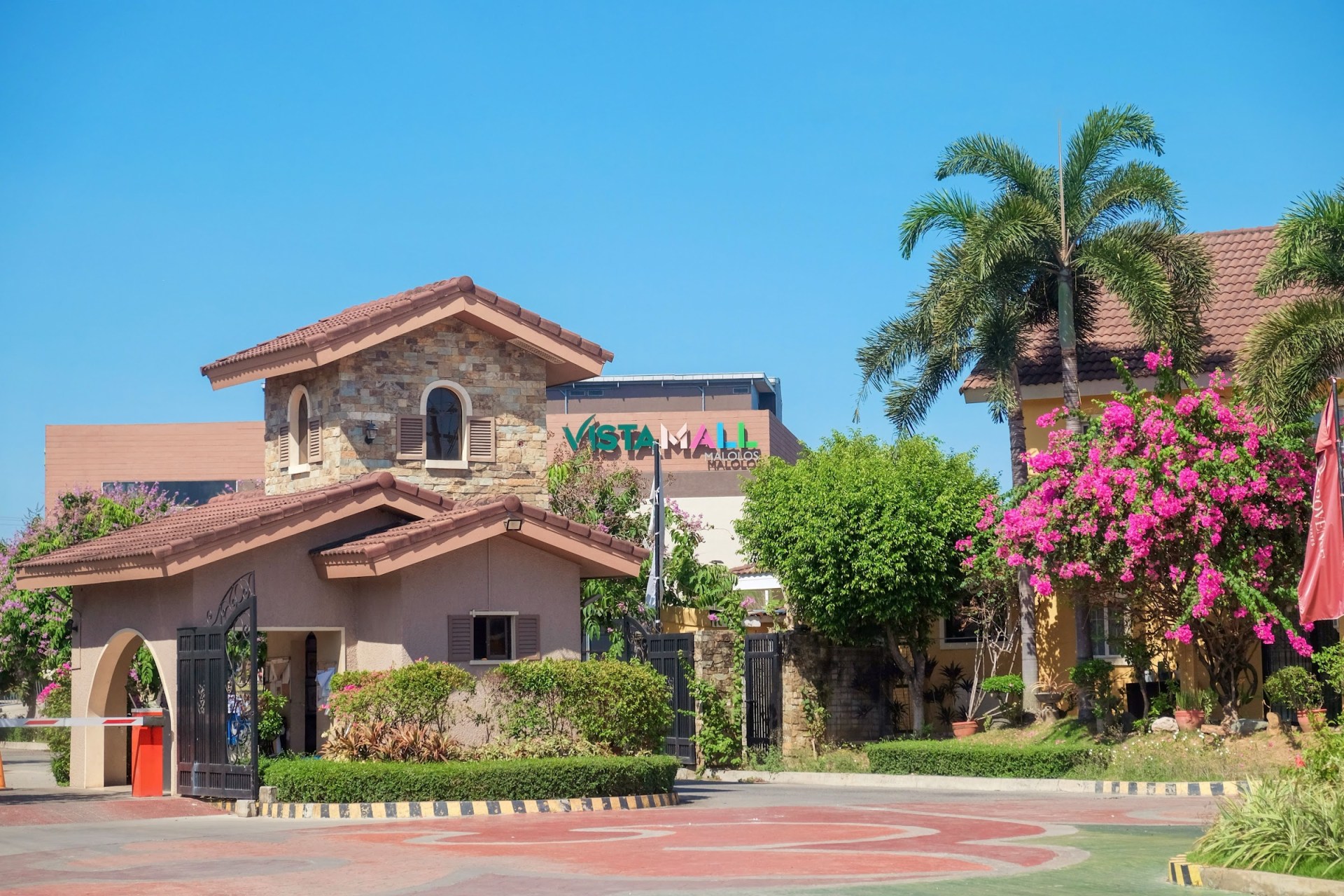 Vista Land Unveils Chateau Nissa, the Latest Upscale Lot Only Enclave in Provence Vista Land Unveils Chateau Nissa, the Latest Upscale Lot Only Enclave in Provence