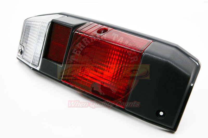 LENS & BODY REAR L/H TROOP CARRIER LENS & BODY REAR L/H TROOP CARRIER
