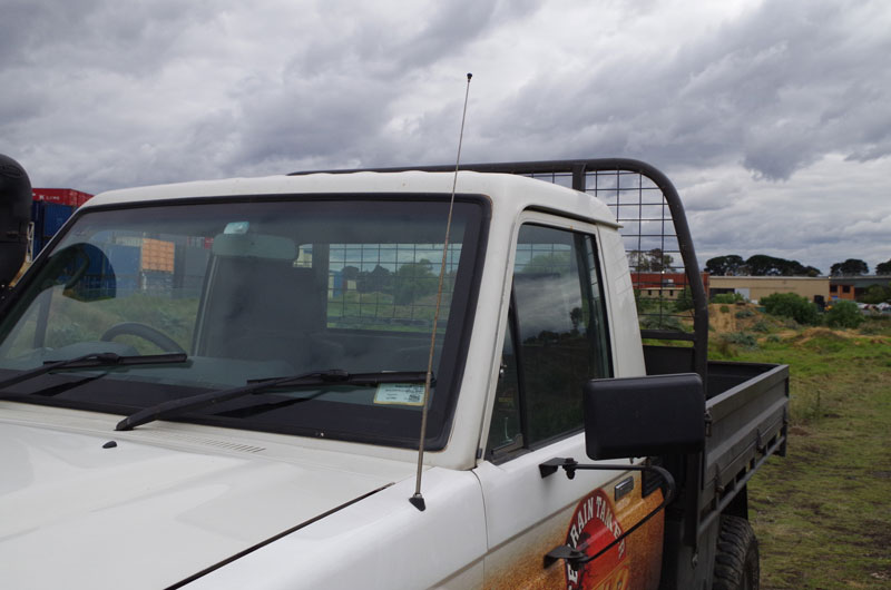 ANTENNA SUITS SNORKEL FITTED ON DRIVERS SIDE ANTENNA SUITS SNORKEL FITTED ON DRIVERS SIDE