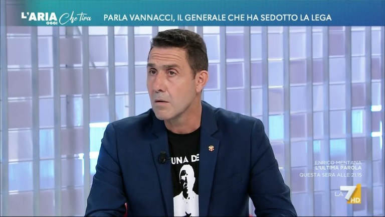 David Parenzo ‘prende in castagna’ il Generale Vannacci: “Sa chi ha composto l’Inno europeo?”, … David Parenzo ‘prende in castagna’ il Generale Vannacci: “Sa chi ha composto l’Inno europeo?”, …
