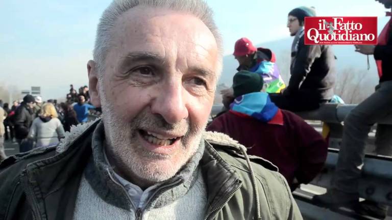 Valsusa, polizia rimuove i blocchi stradali Valsusa, polizia rimuove i blocchi stradali