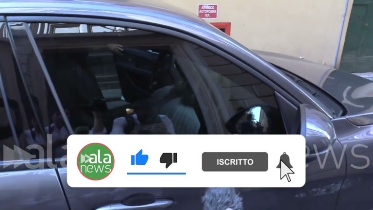 Caso Sangiuliano, no comment della premier Meloni uscendo dalla Camera Caso Sangiuliano, no comment della premier Meloni uscendo dalla Camera