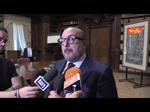 Sangiuliano: «Da oggi chi imbratta un monumento paga di tasca propria» Sangiuliano: «Da oggi chi imbratta un monumento paga di tasca propria»