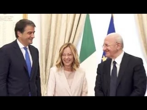 GIORGIA MELONI E DE LUCA A PALAZZO CHIGI, FIRMANO L’ACCORDO PER LA COESIONE PER LA CAMPANIA GIORGIA MELONI E DE LUCA A PALAZZO CHIGI, FIRMANO L’ACCORDO PER LA COESIONE PER LA CAMPANIA