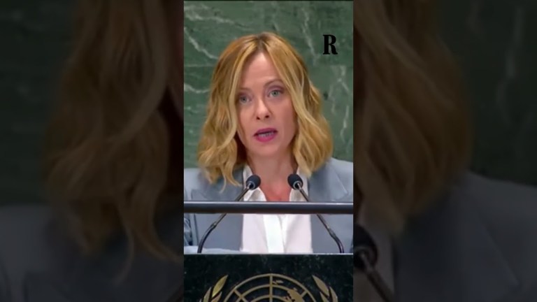 Il DISCORSO di Meloni è TROPPO LUNGO: si spegne il MICROFONO Il DISCORSO di Meloni è TROPPO LUNGO: si spegne il MICROFONO