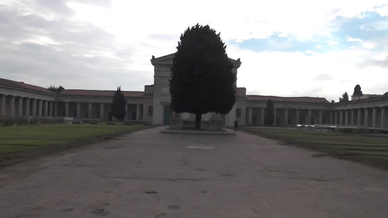 Arriva la riforma del sistema-Cimiteri Arriva la riforma del sistema-Cimiteri