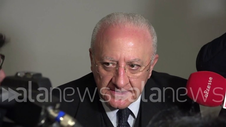 Coronavirus, De Luca: “Caso probabile in Campania, verifica finale allo Spallanzani” Coronavirus, De Luca: “Caso probabile in Campania, verifica finale allo Spallanzani”