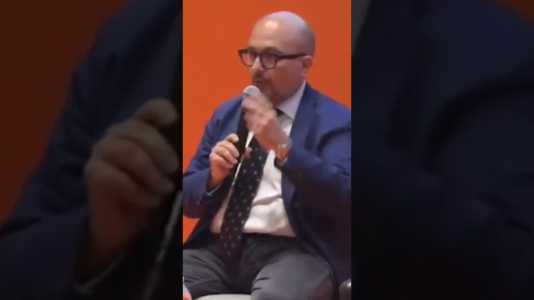 La gaffe del ministro Sangiuliano su Cristoforo Colombo e Galileo #shorts #news La gaffe del ministro Sangiuliano su Cristoforo Colombo e Galileo #shorts #news