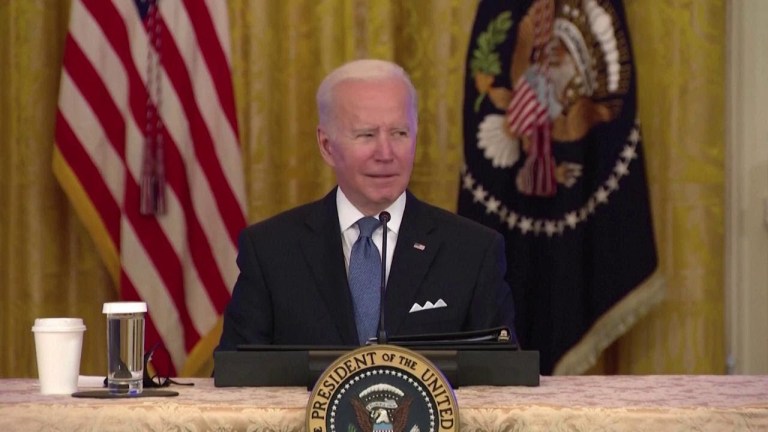 Usa, la gaffe di Biden a microfono aperto: insulta il giornalista chiamandolo “figlio di putt…” Usa, la gaffe di Biden a microfono aperto: insulta il giornalista chiamandolo “figlio di putt…”