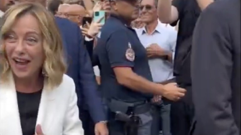 STANDING OVATION PER GIORGIA MELONI DURANTE L’INAUGURAZIONE DELL’EXPO G7 AGRICOLTURA DI SIRACUSA STANDING OVATION PER GIORGIA MELONI DURANTE L’INAUGURAZIONE DELL’EXPO G7 AGRICOLTURA DI SIRACUSA